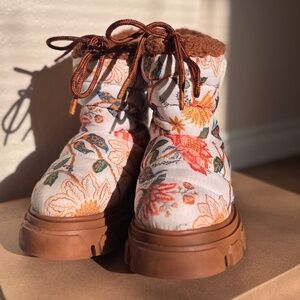 FARM RIO PUFFER BOOTS